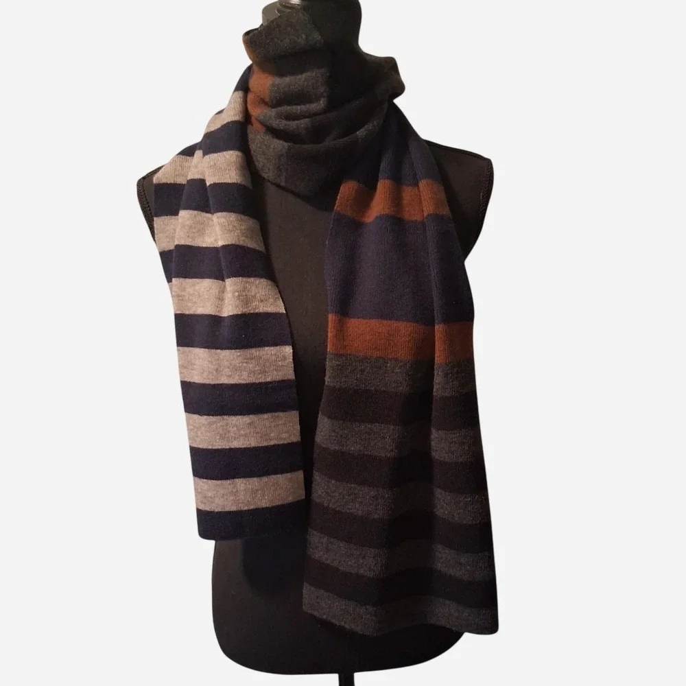 Mens Jos. A. Bank striped knit scarf unique split-colorway design